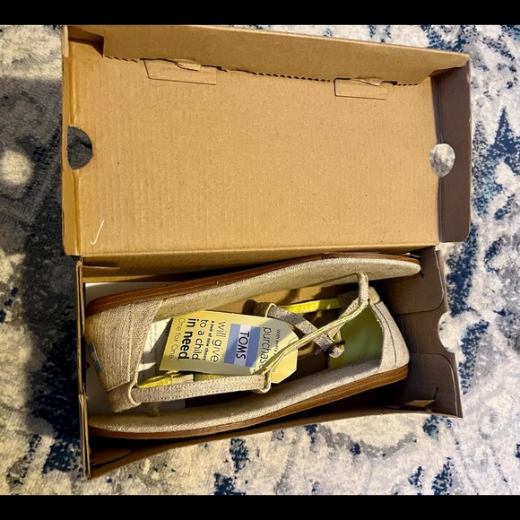 TOMS Playa Sandals in Burlap Linen and Hot Fluorescent Yellow, Size 8 - Picture 5 of 7